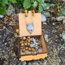 Cargar imagen en el visor de la galería, Olive Wood Rosary in Fatima Apparitions Wooden Keepsake Box
