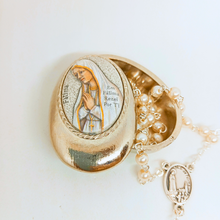 Load image into Gallery viewer, Our Lady of Fatima Pocket Rosary with Colored Metal Box