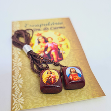 Load image into Gallery viewer, Wood and Cloth Scapular