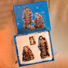 Load image into Gallery viewer, Classic Nativity Scene - 3 Pieces | 4.13'' | 10.5cm