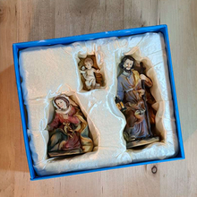Load image into Gallery viewer, Classic Nativity Scene - 3 Pieces | 4.13'' | 10.5cm