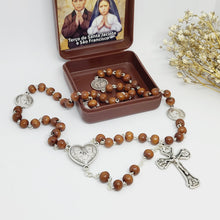 Load image into Gallery viewer, Saint Francisco and Saint Jacinta Wood Rosary