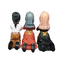 Load image into Gallery viewer, 3 Little Shepherds praying