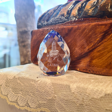 Load image into Gallery viewer, Crystal Glass with Fatima Apparition [1.57&#39;&#39; | 4cm]
