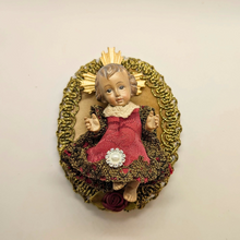 Load image into Gallery viewer, Dressed Baby Jesus with Pillow [Premium] - 3.94&#39;&#39; | 10cm
