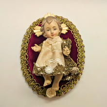Load image into Gallery viewer, Dressed Baby Jesus with Pillow [Premium] - 4.72&#39;&#39; | 12cm
