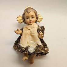 Load image into Gallery viewer, Dressed Baby Jesus with Pillow [Premium] - 4.72&#39;&#39; | 12cm
