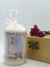 Load image into Gallery viewer, Apparitions of Our Lady Of Fatima Candle 5.5&#39;&#39;| 14 cm
