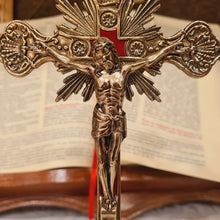 Load image into Gallery viewer, Standing Crucifix - 8.3&#39;&#39; | 21cm [Metal]

